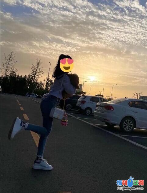 极品大奶女神林茜，看着清纯啪啪却是骚货各种3P4P啪啪合集[106V 2.77G]