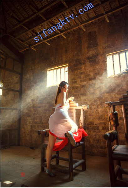 诗诗kiki大尺度视频+一对一三点全漏视频【19V 52P 220M】