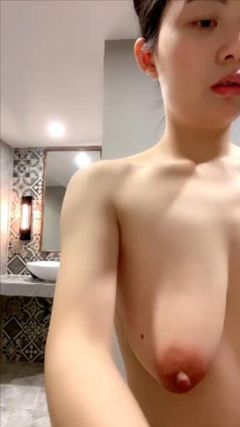 卖萌希瑞，酒店直播与男朋友世界大战[1V 686M 百度盘]