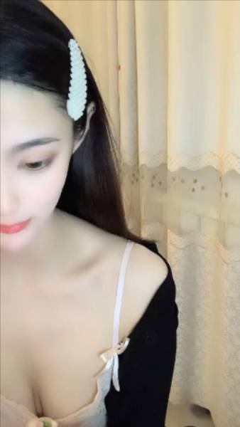 这也太可了，人美水也多，芊芊细指，敏感的[1V 334M 百度盘]