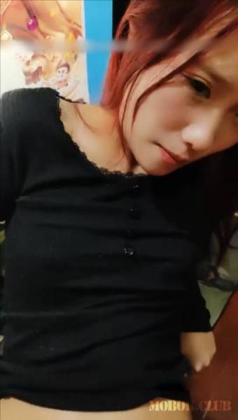 網吧老板兒子勾搭前台收銀員小姐姐,深夜[1V 597M 百度盘]