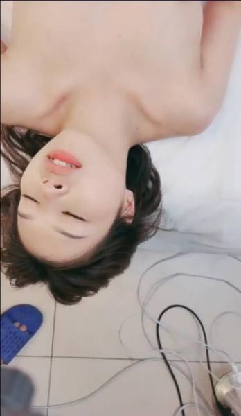 专业团队黄播赚钱，女上位情趣椅子暴力[1V 511M 百度盘]