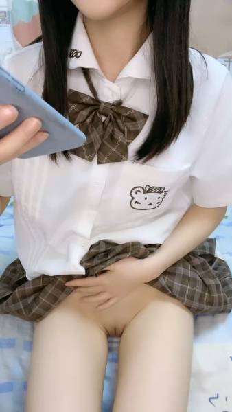 清纯系萝莉来袭！18新人嫩妹！短裙一线天[1V 365M][百度盘]