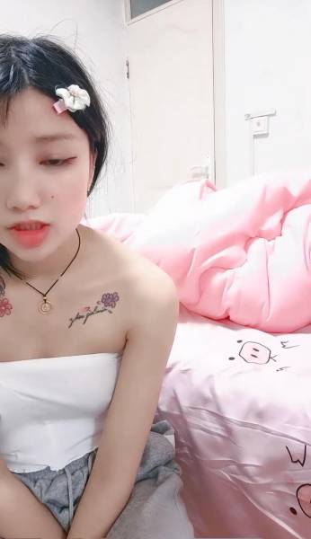 极品馒头穴一线天女神首次大尺度 鲍鱼肥美[1V 2.43G][百度盘]