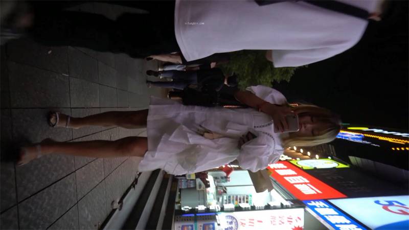 旗袍美女刚被内射 13流出白色精液 [16v+3g]