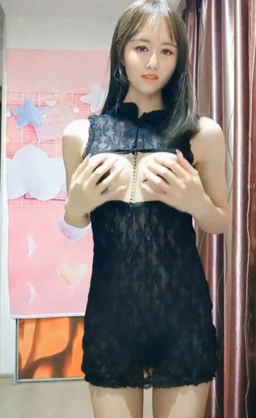 半糖主播【五色糖果七彩糖果】福利视频[511mb百度云]