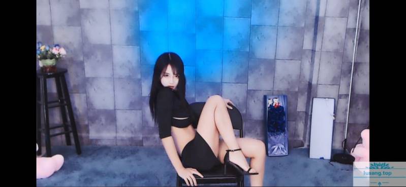 虎牙 小血瓶初见定制福利合集 [19v+550M][百度盘]