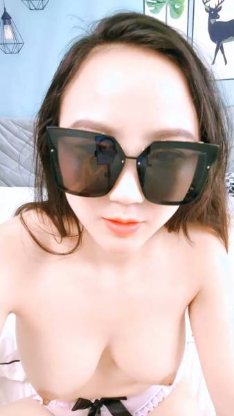 气质高颜值网红女神，酒店啪啪做爱[1V 1.04G 百度盘]