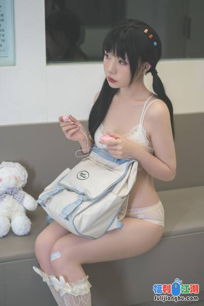 重磅！喵小吉 – 末班地铁 原图版本[93P4V-5.17G]百度云