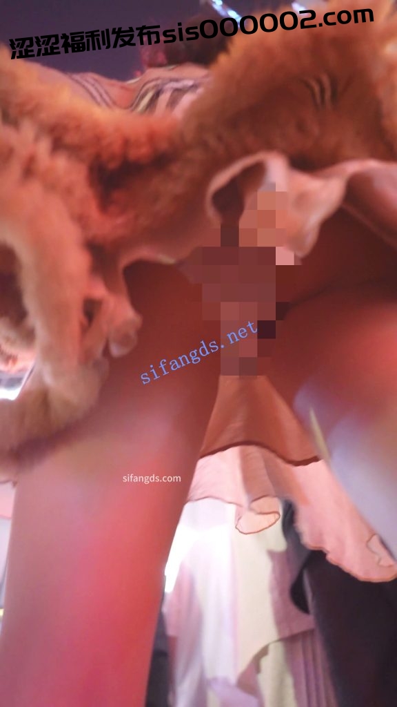 (BC-AA-589)蕾丝裙美女无缝衔接约会两男生..微透圆点内前后CD【1V】【343M】